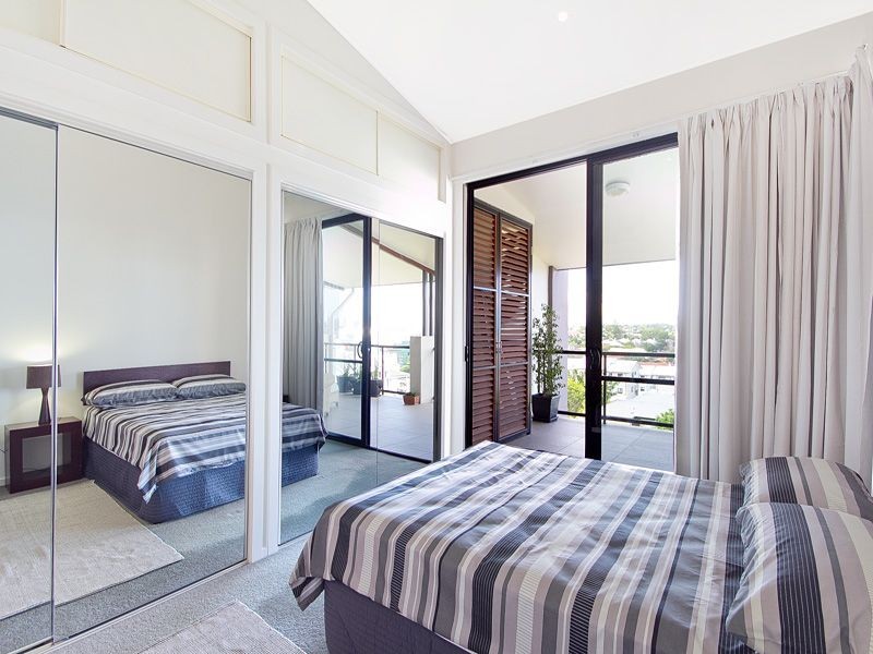 27/26 Holland Street, Toowong QLD 4066