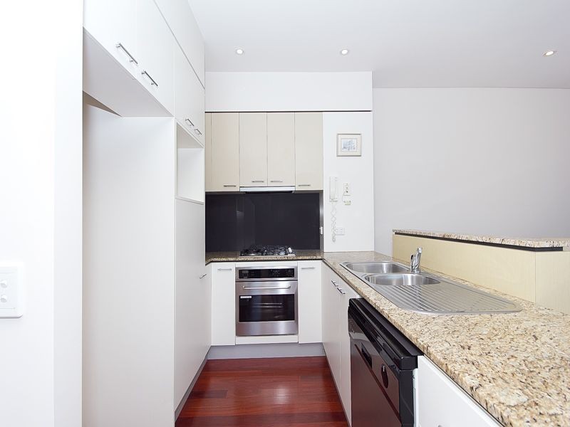 27/26 Holland Street, Toowong QLD 4066