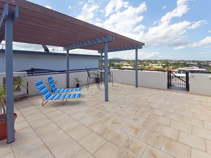 27/26 Holland Street, Toowong QLD 4066