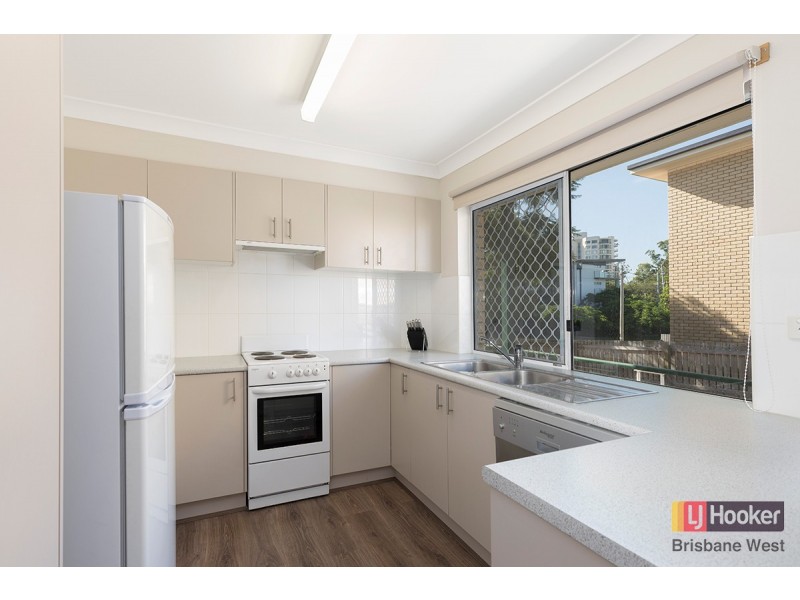2/22-26 Warren Street, St Lucia QLD 4067