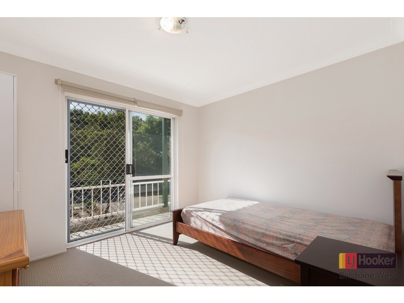 2/22-26 Warren Street, St Lucia QLD 4067