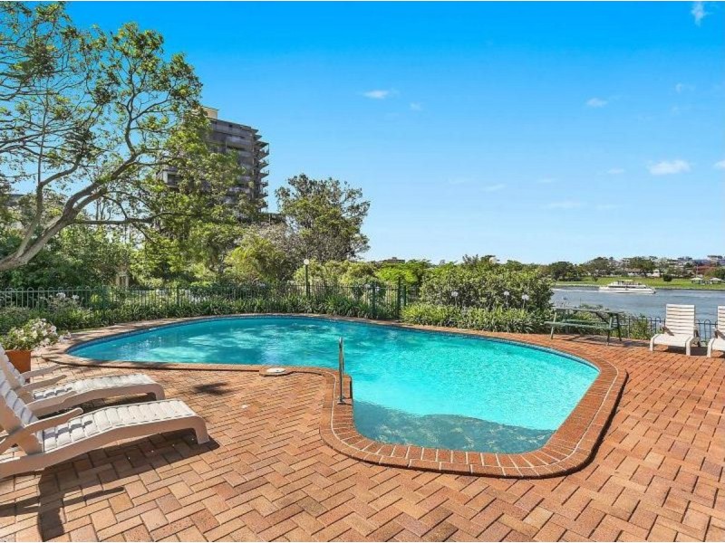 11/82 Sandford Street, St Lucia QLD 4067