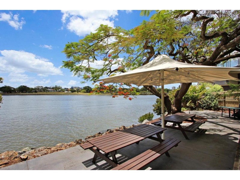 11/82 Sandford Street, St Lucia QLD 4067