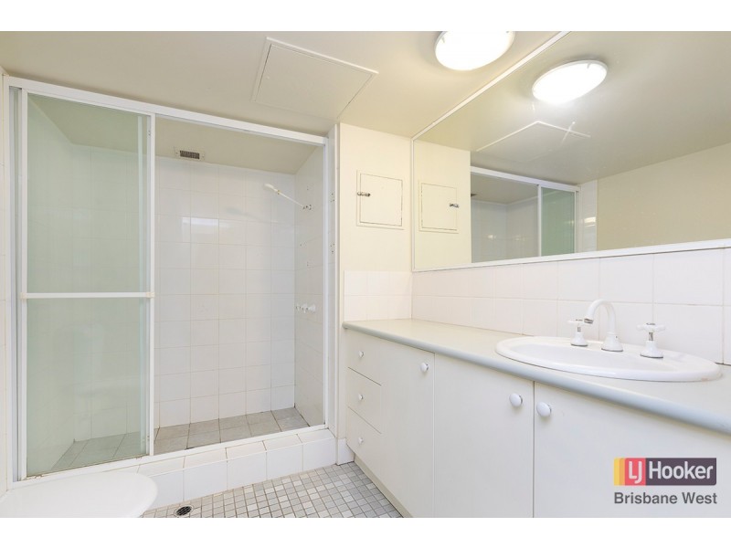 11/82 Sandford Street, St Lucia QLD 4067