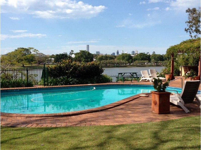 11/82 Sandford Street, St Lucia QLD 4067