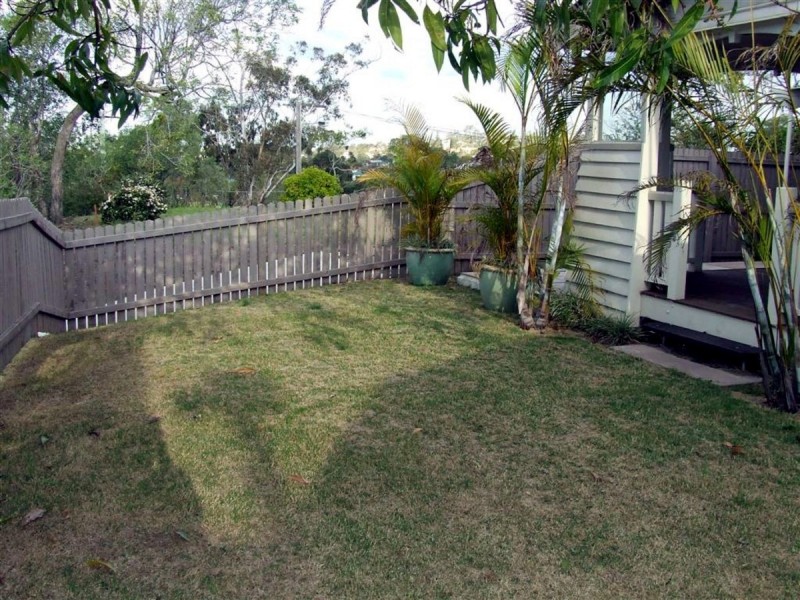 12 Stanley Terrace, Taringa QLD 4068