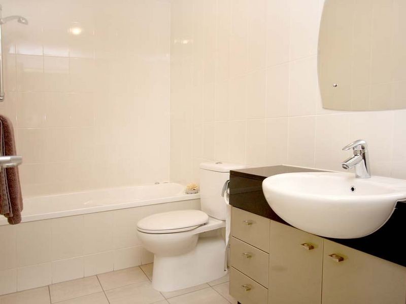 82/9 Sylvan Road, Toowong QLD 4066