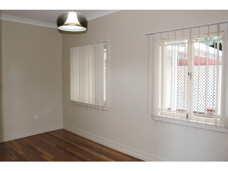 19 The Esplanade, St Lucia QLD 4067