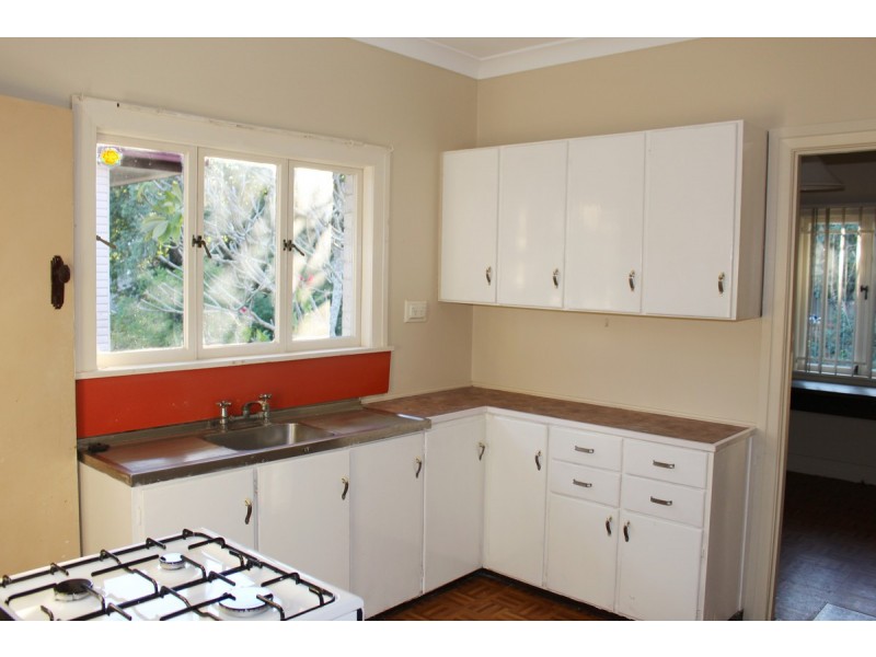 19 The Esplanade, St Lucia QLD 4067