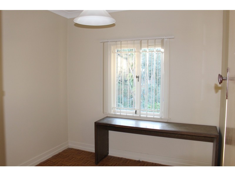 19 The Esplanade, St Lucia QLD 4067