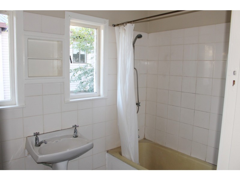 19 The Esplanade, St Lucia QLD 4067