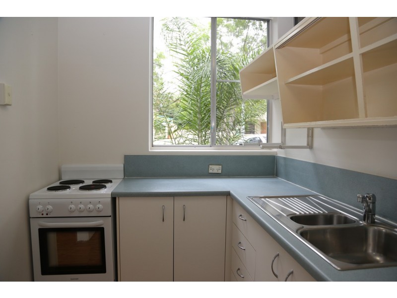 2/9 Broomfield Street, Taringa QLD 4068