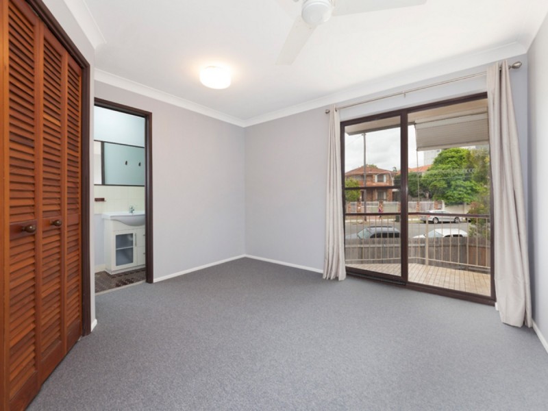 8/5 Grosvenor Road, Indooroopilly QLD 4068