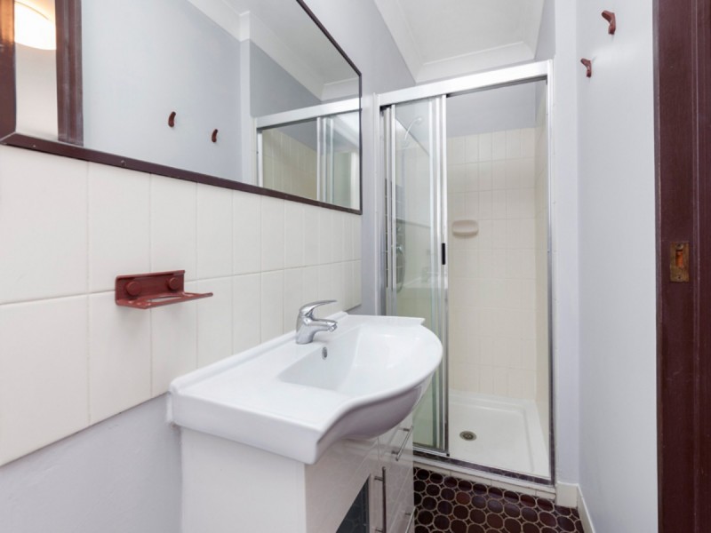 8/5 Grosvenor Road, Indooroopilly QLD 4068