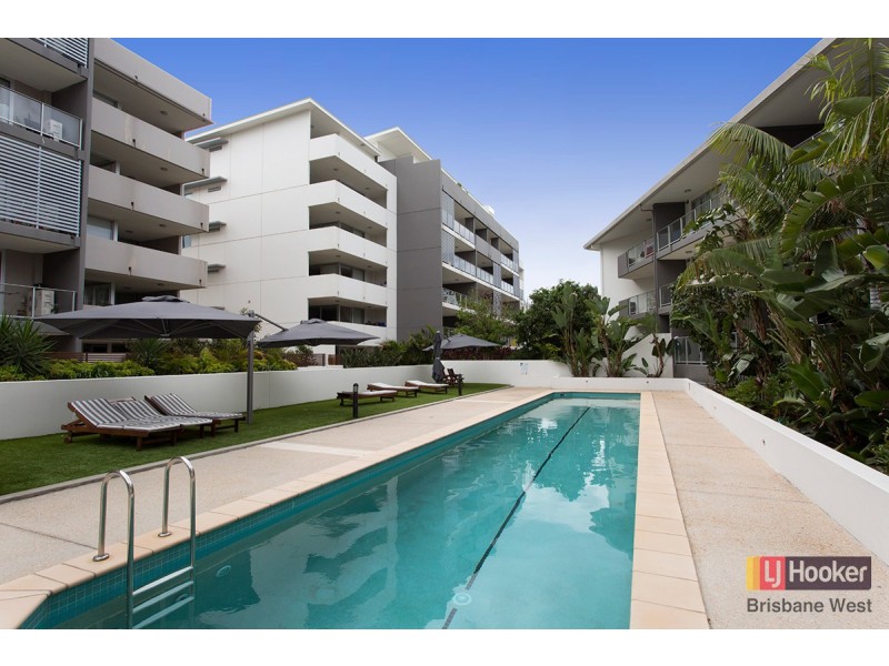 18/95 Clarence Road, Indooroopilly QLD 4068