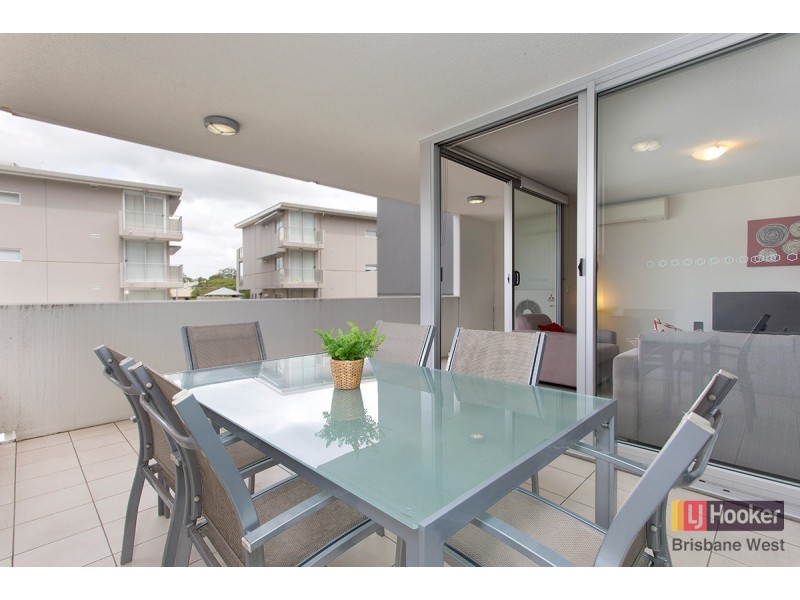18/95 Clarence Road, Indooroopilly QLD 4068