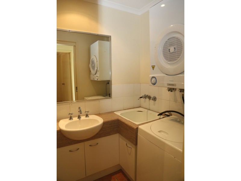 16/27 Campbell Street, Toowong QLD 4066