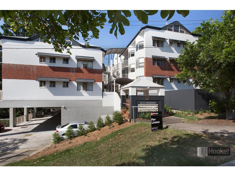 2/15 Clarence Road, Indooroopilly QLD 4068