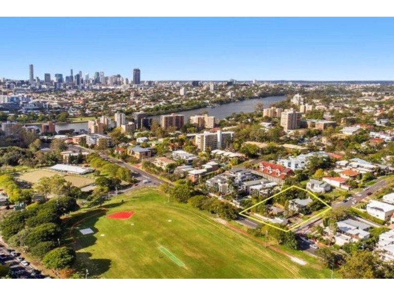 4 – 8 Prospect Terrace, St Lucia QLD 4067