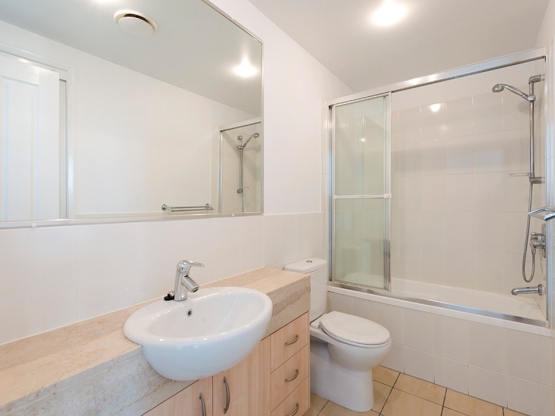 140/7 Land Street, Toowong QLD 4066