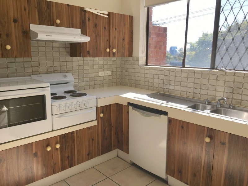 2/49 Bishop Street, St Lucia QLD 4067