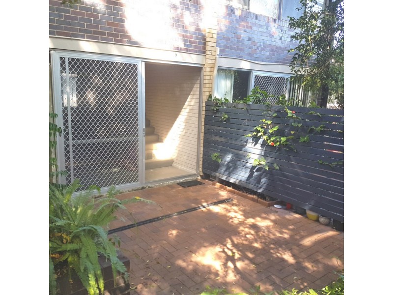 9/18 Holmes Street, Toowong QLD 4066