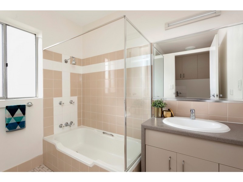 4/57 Brisbane Street, St Lucia QLD 4067