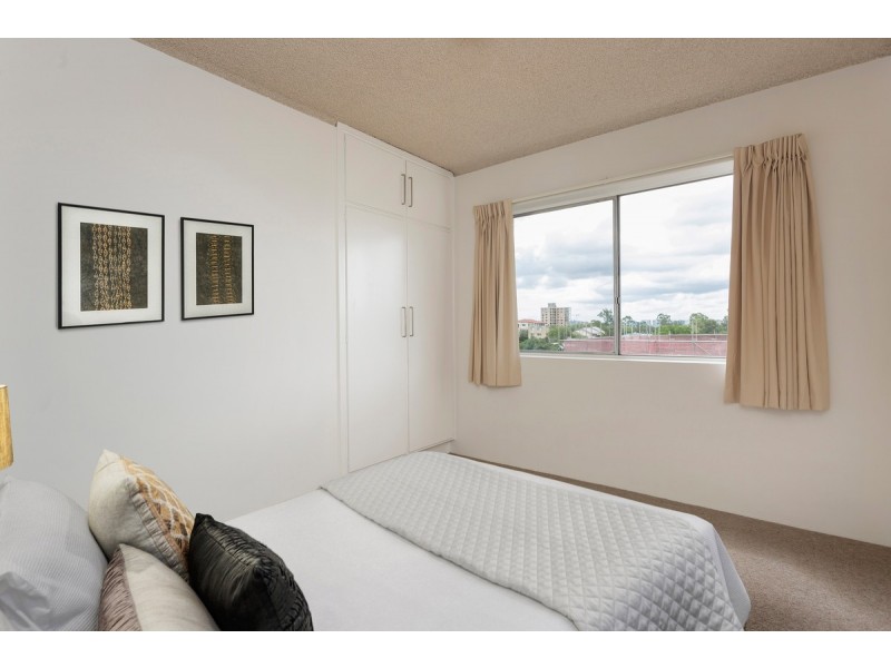 4/57 Brisbane Street, St Lucia QLD 4067
