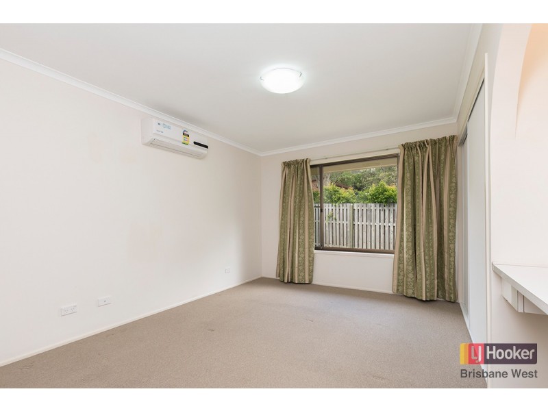 27 Marmindie Street, Chapel Hill QLD 4069