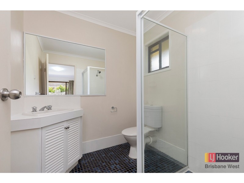 27 Marmindie Street, Chapel Hill QLD 4069