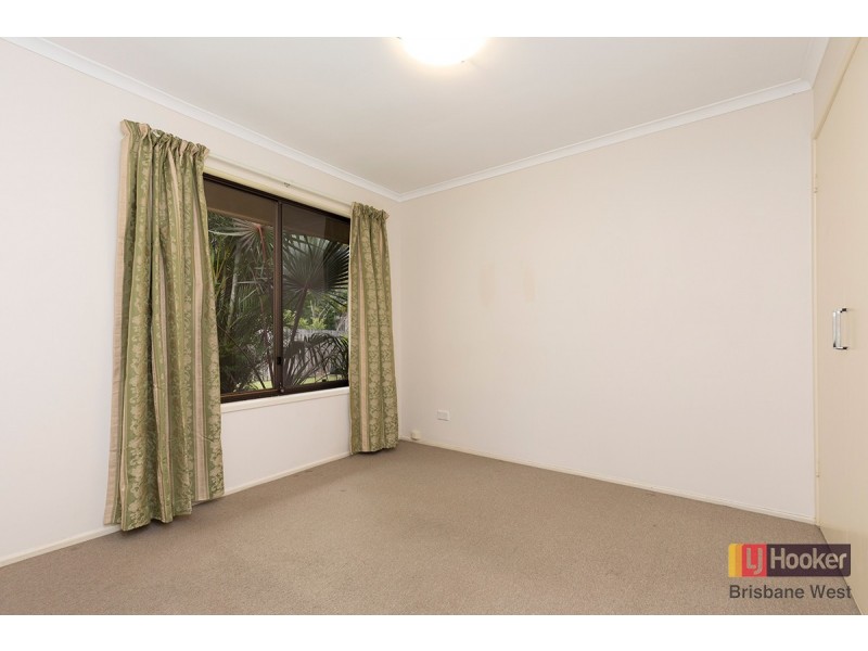 27 Marmindie Street, Chapel Hill QLD 4069