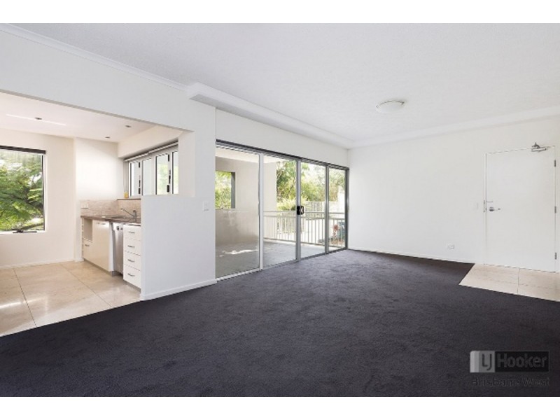 2/8 Underhill Avenue, Indooroopilly QLD 4068