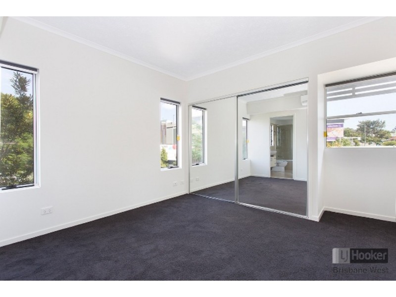 2/8 Underhill Avenue, Indooroopilly QLD 4068