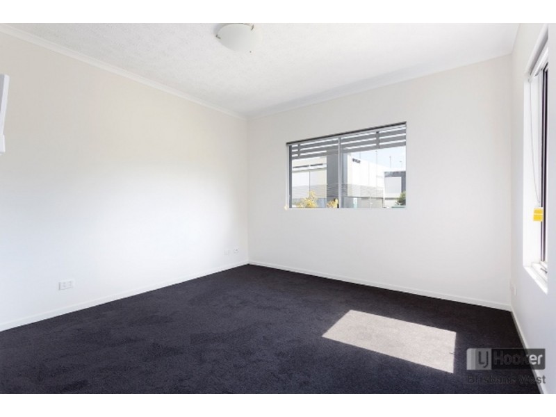 2/8 Underhill Avenue, Indooroopilly QLD 4068