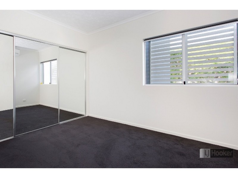 2/8 Underhill Avenue, Indooroopilly QLD 4068