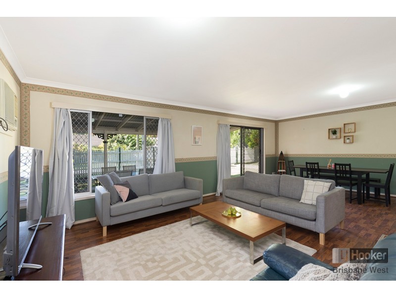 4 Durness Street, Kenmore QLD 4069