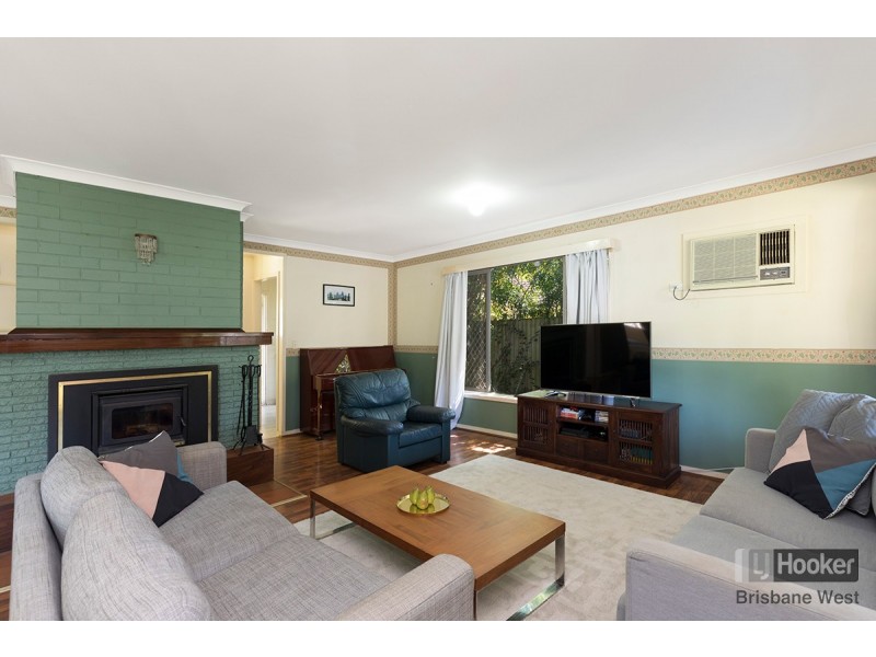 4 Durness Street, Kenmore QLD 4069