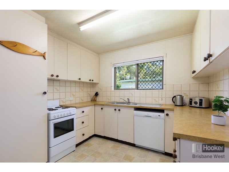 4 Durness Street, Kenmore QLD 4069