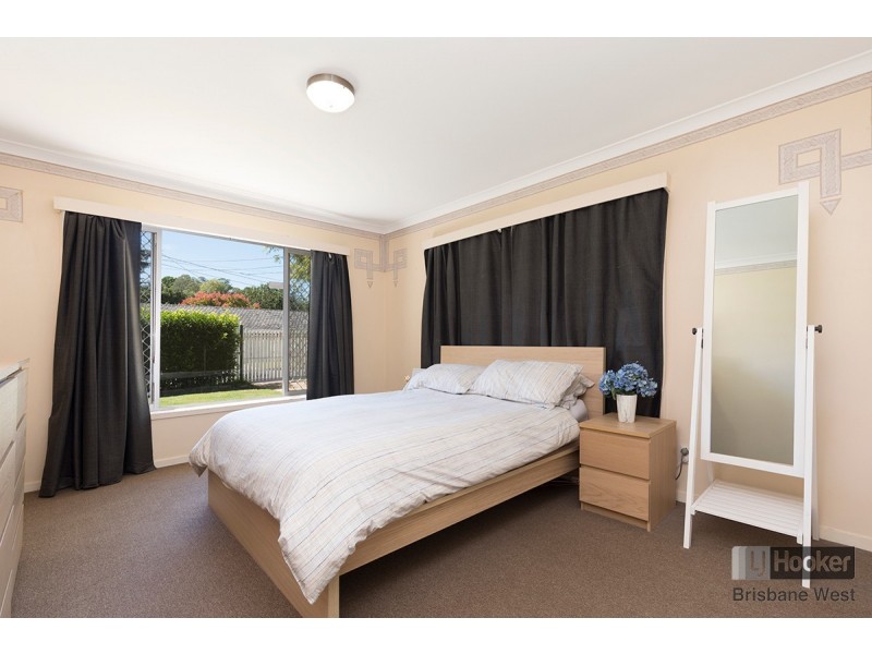 4 Durness Street, Kenmore QLD 4069