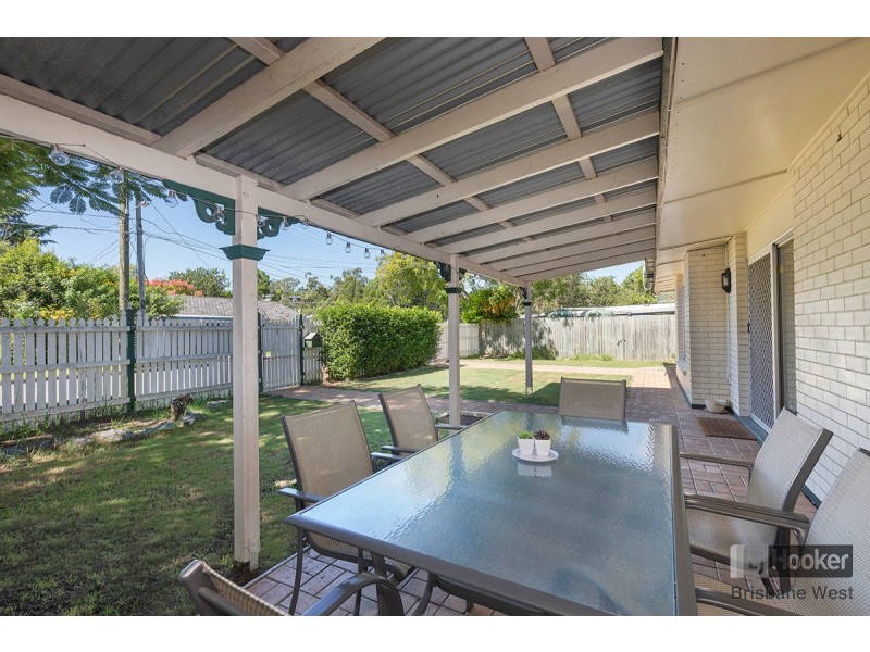 4 Durness Street, Kenmore QLD 4069