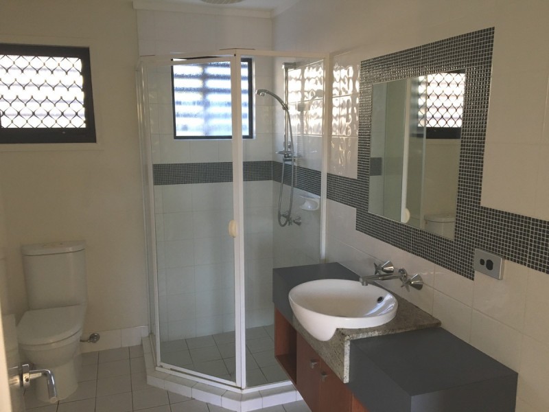 38 Raven Street, St Lucia QLD 4067