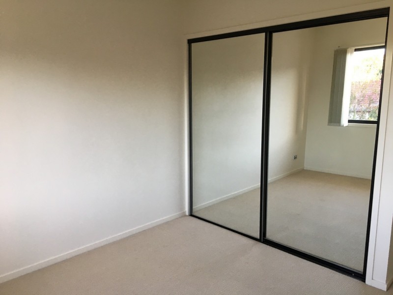 38 Raven Street, St Lucia QLD 4067