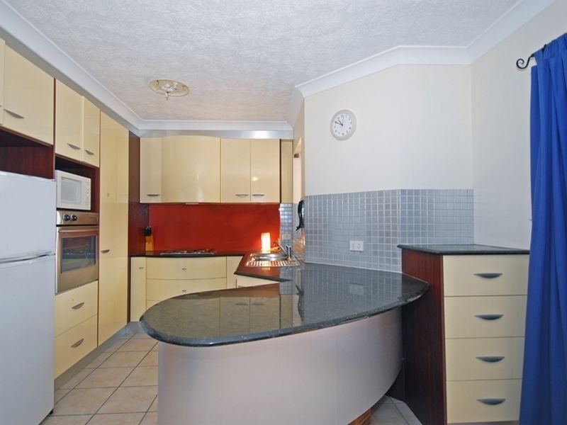 1/194 Carmody Road, St Lucia QLD 4067