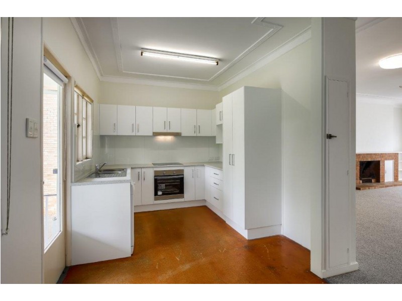 19 Sir Fred Schonell Drive, St Lucia QLD 4067