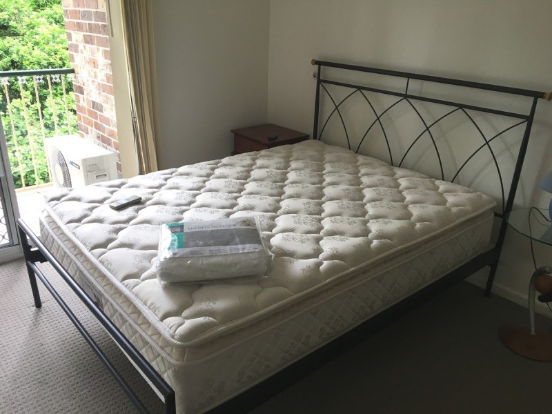 3/11 Sir Fred Schonell Drive, St Lucia QLD 4067