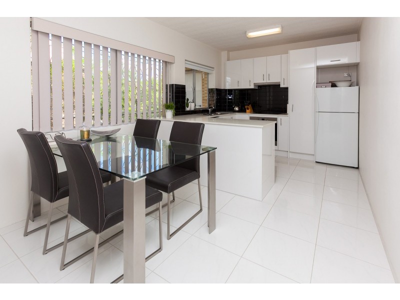 1/60 Sisley Street, St Lucia QLD 4067