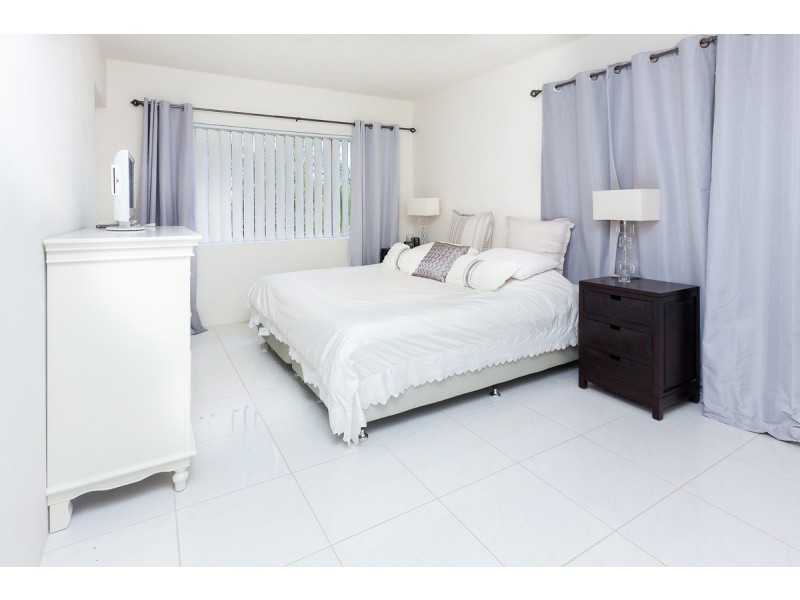 1/60 Sisley Street, St Lucia QLD 4067