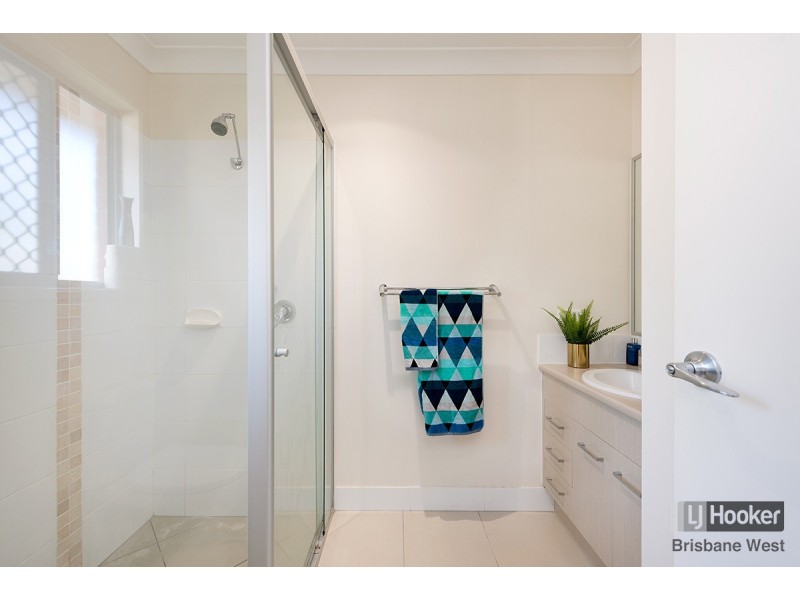 5 Asher Place, Moggill QLD 4070