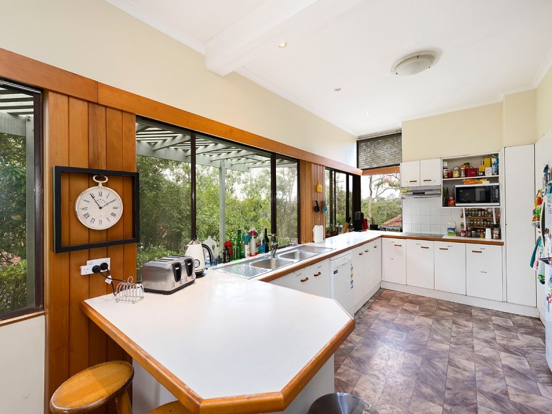 15 Jenkinson Street, Indooroopilly QLD 4068