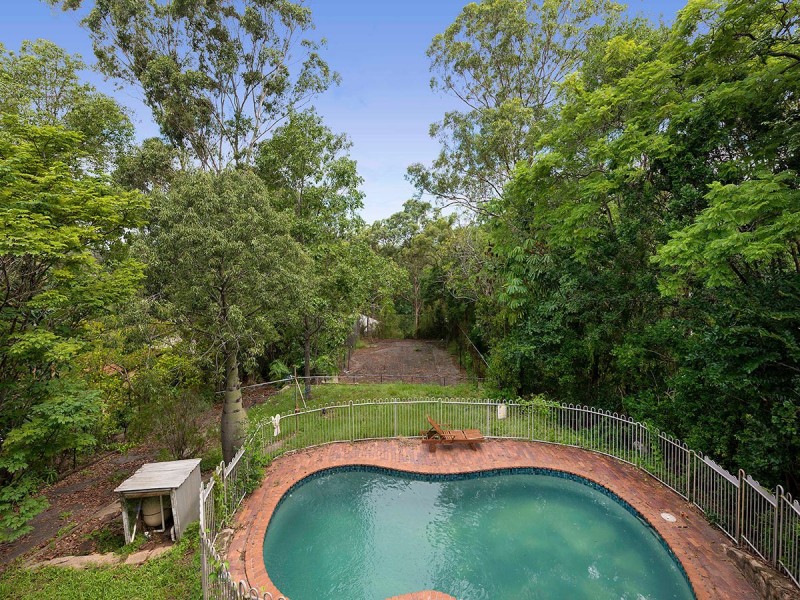 15 Jenkinson Street, Indooroopilly QLD 4068